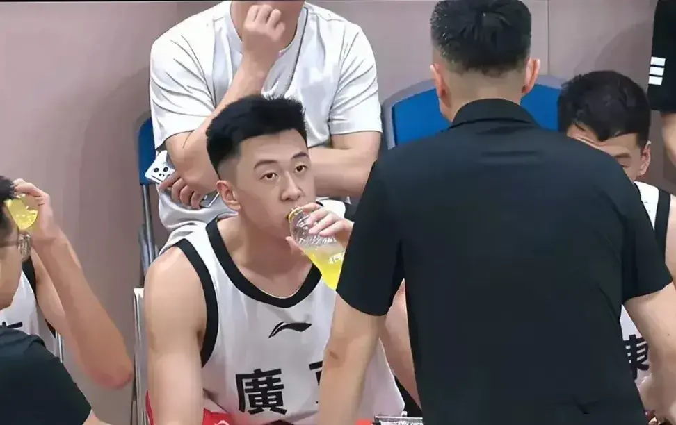 是王少杰, 位置也没有