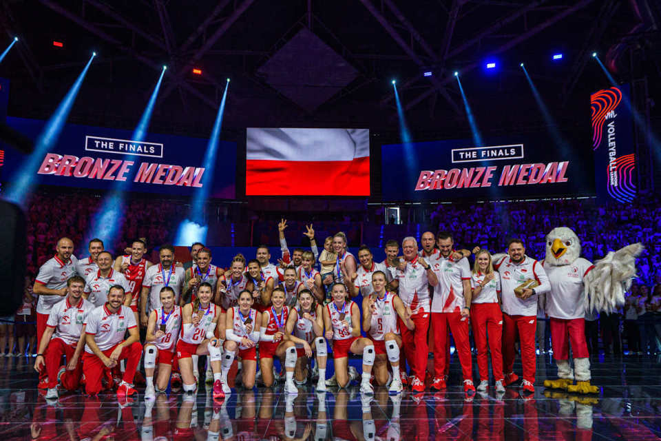 com, 的历史渊源, 决赛中 com, 的历史渊源, 决赛中