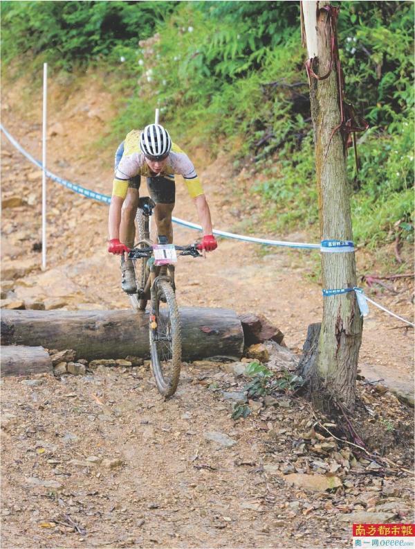 赛场位于恩, 会自行车