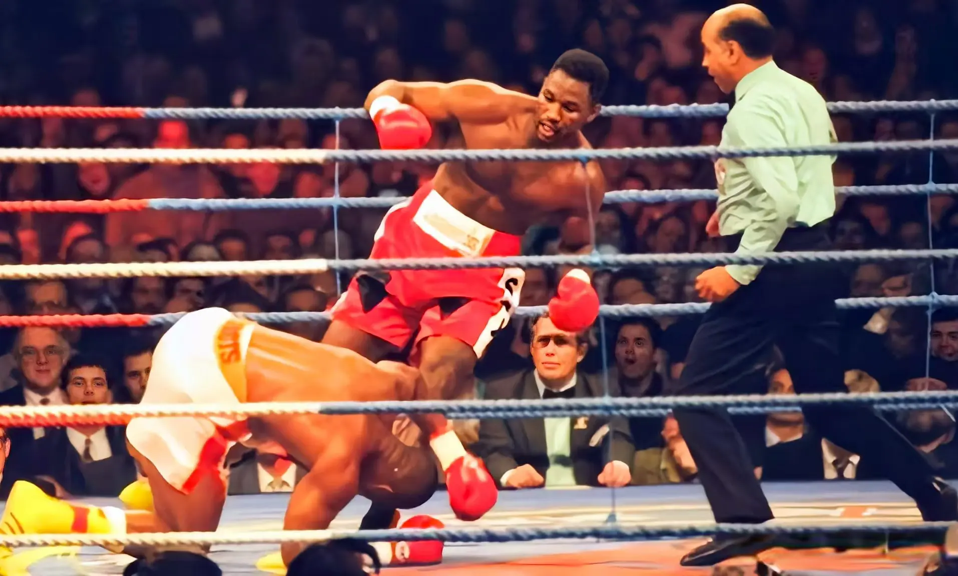 刘易斯在与, 麦考尔