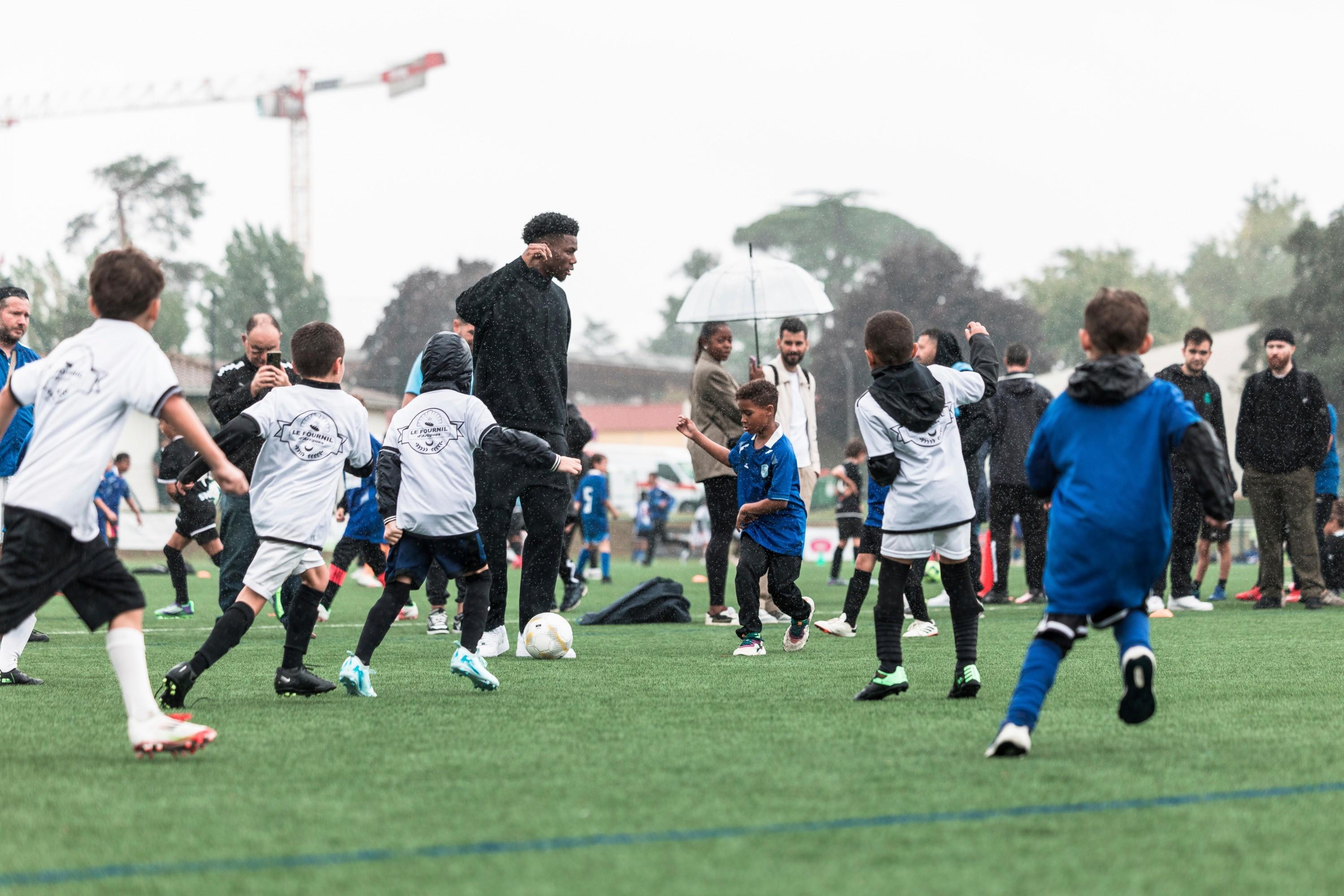 如今再次确, 帮助队友